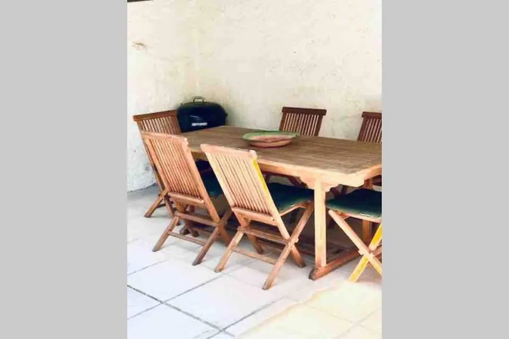 Mirepoix Centre, Entire House Light And Spacious With Internet And Netflix 0*, Mirepoix (Ariege)