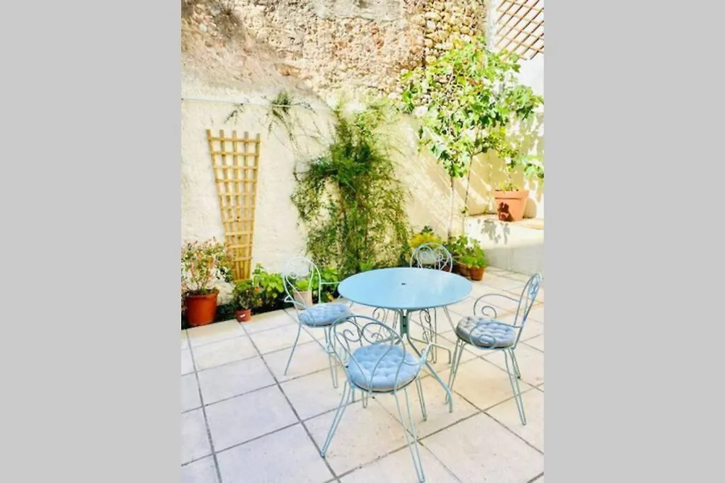 Mirepoix Centre, Entire House Light And Spacious With Internet And Netflix France