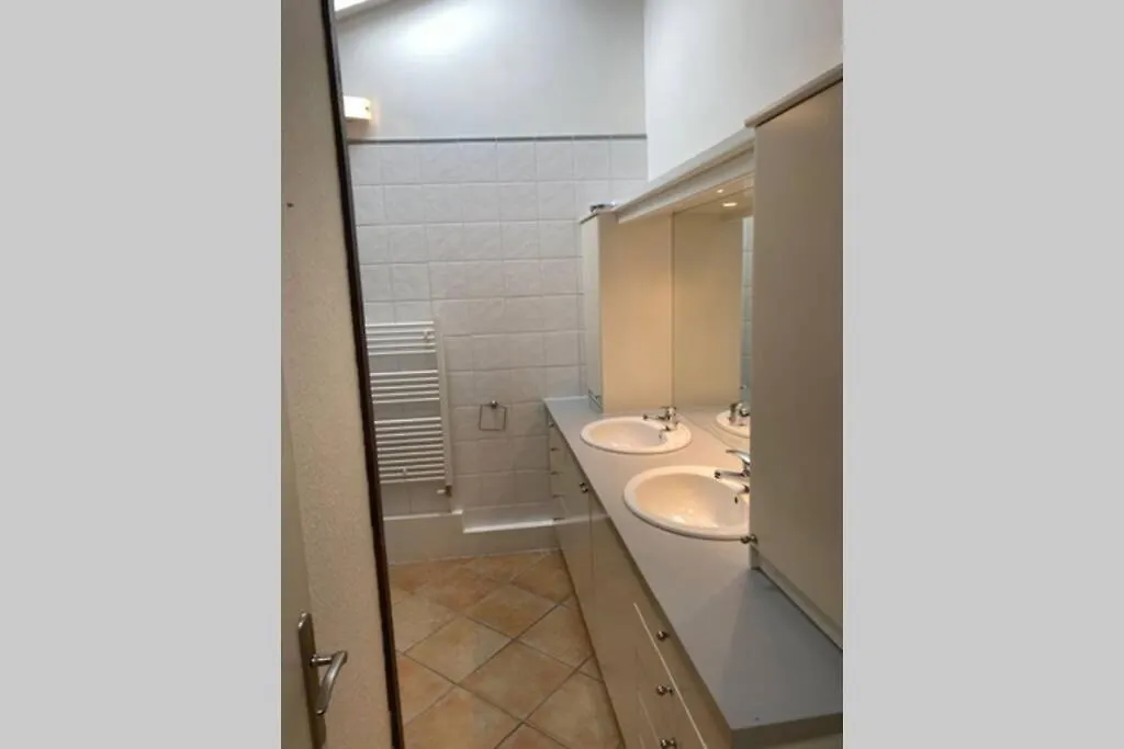 Mirepoix Centre, Entire House Light And Spacious With Internet And Netflix