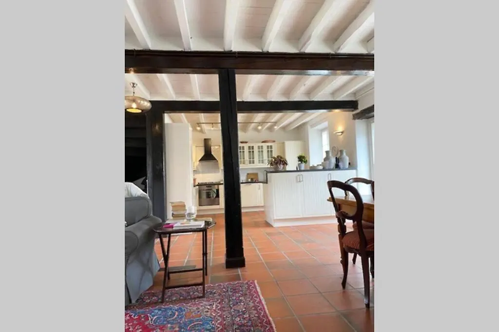 Mirepoix Centre, Entire House Light And Spacious With Internet And Netflix 0*, Mirepoix (Ariege) France